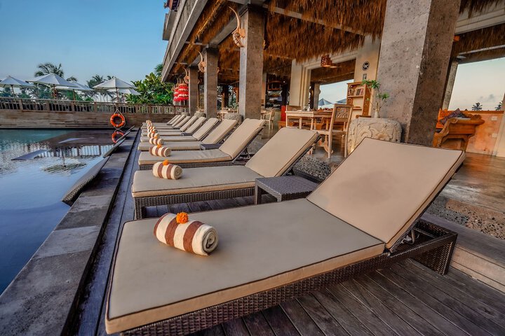 Sundeck 71 of 78