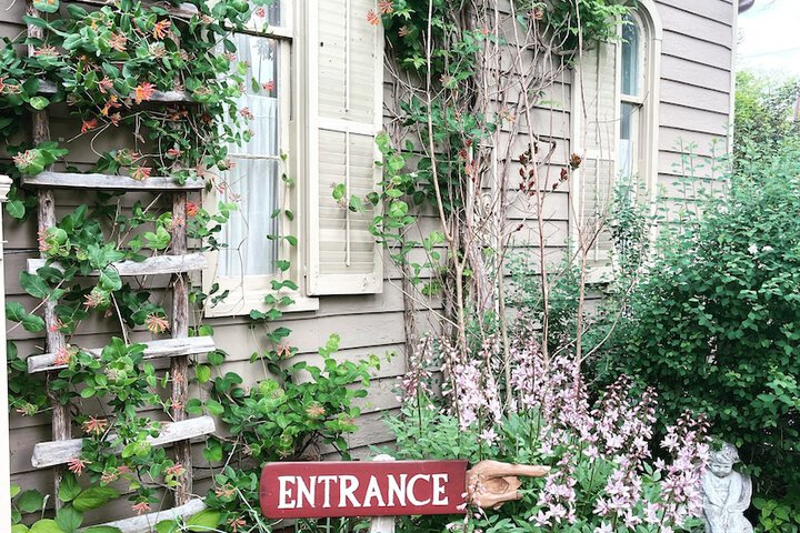 Hotel Exterior 72 of 81