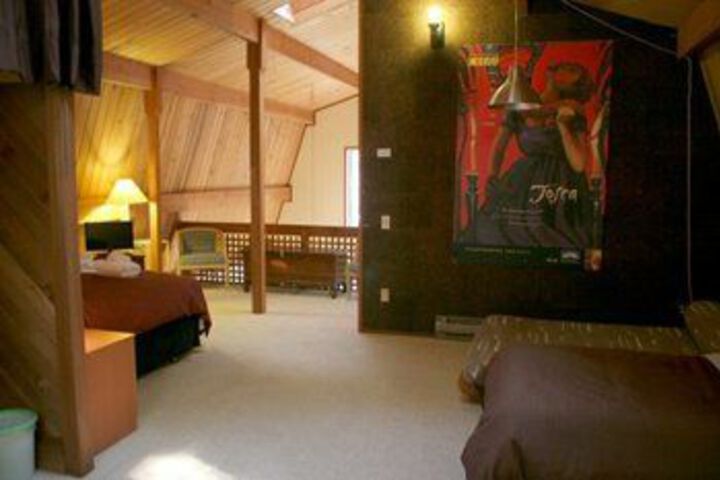 Room 53 of 697