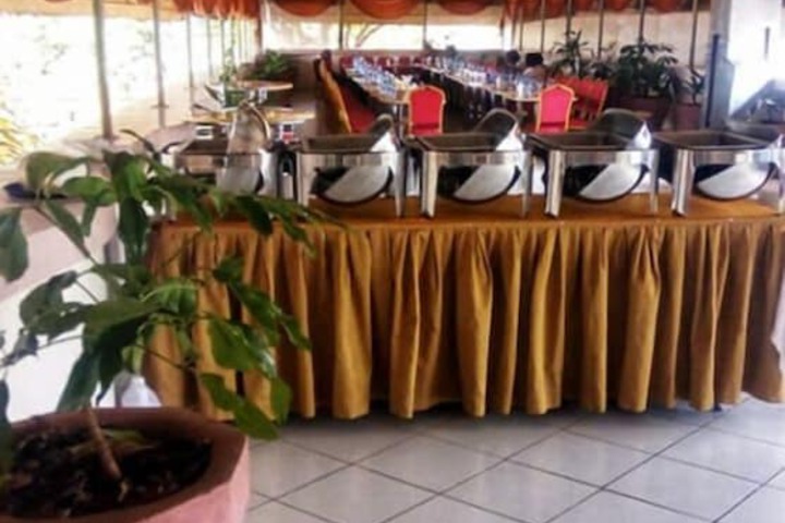 Dining 6 of 10