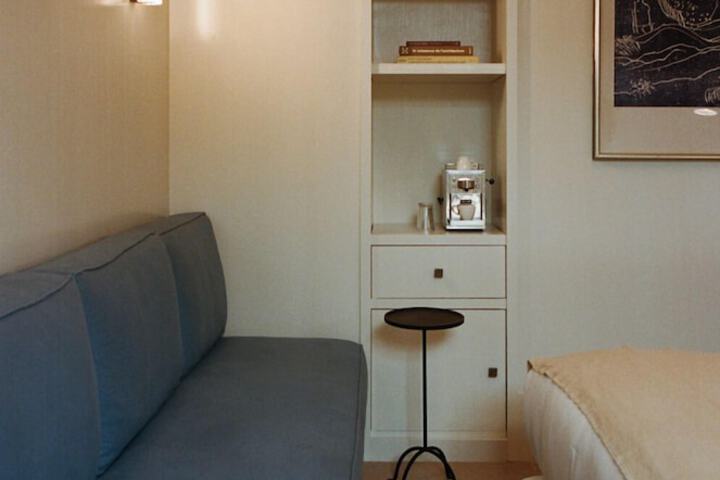 Room 35 of 78
