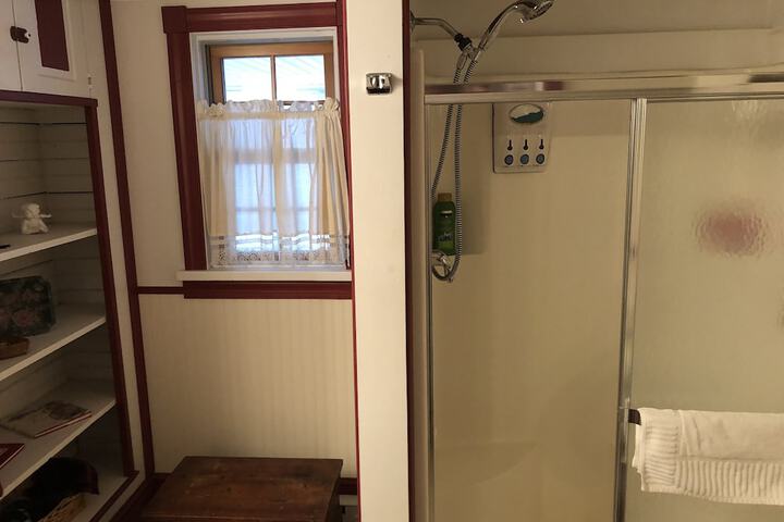 Room 26 of 32