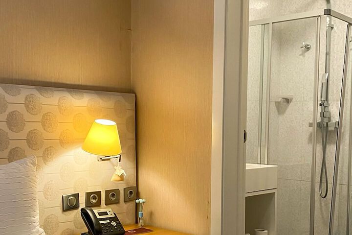 Room 3 of 3