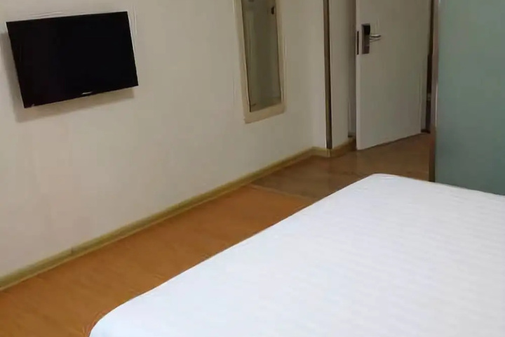 Room 25 of 34