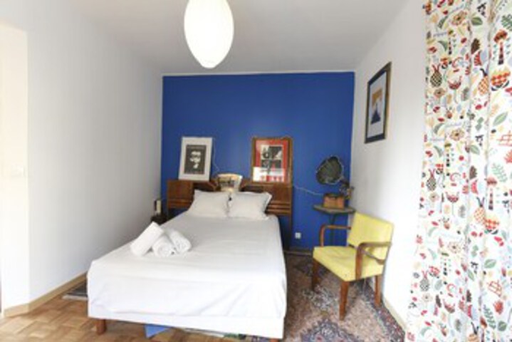 Room 9 of 11