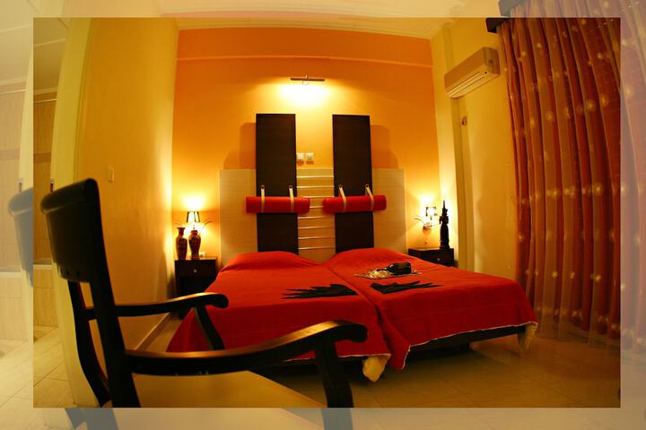 Room 9 of 35