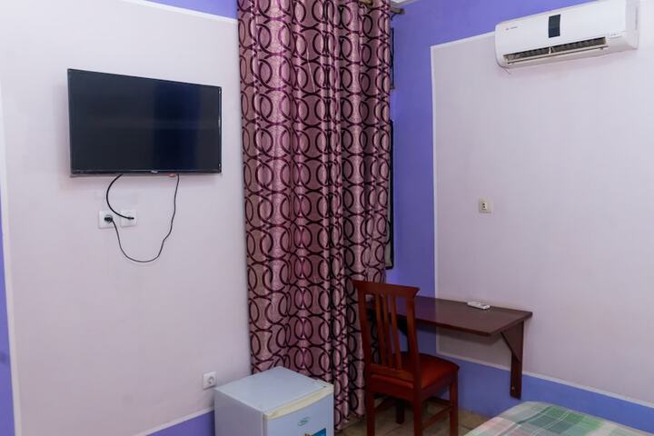 Room 8 of 101