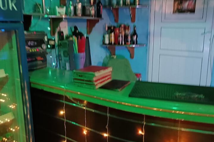 Dining 34 of 42