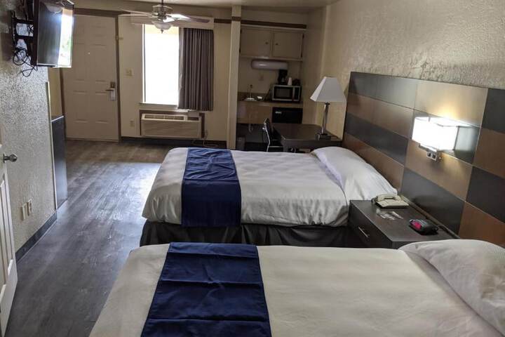 Room 5 of 17
