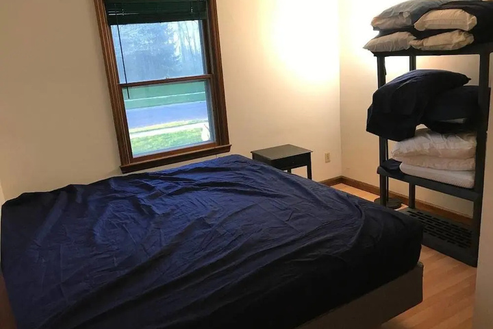 2 Rooms Available