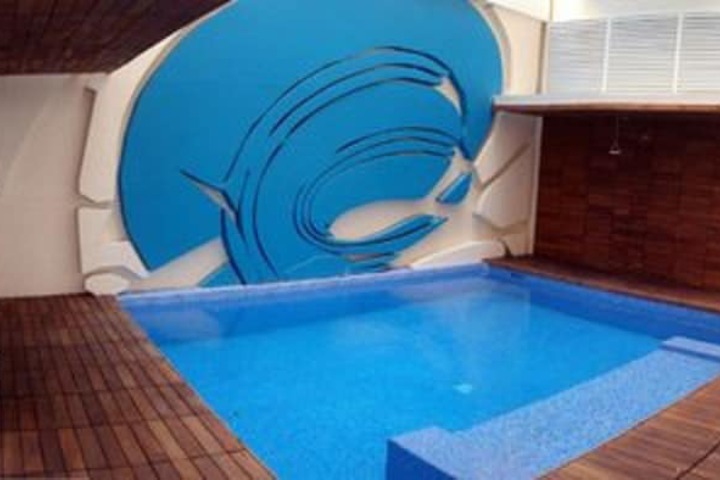 Pools & Facilities