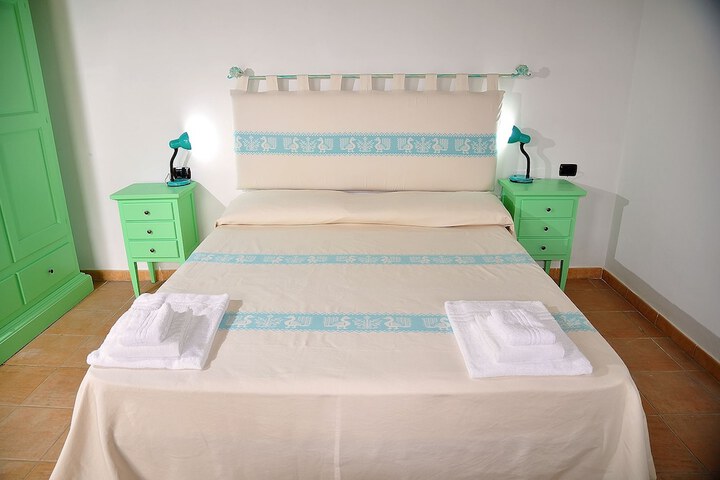 Room 3 of 49