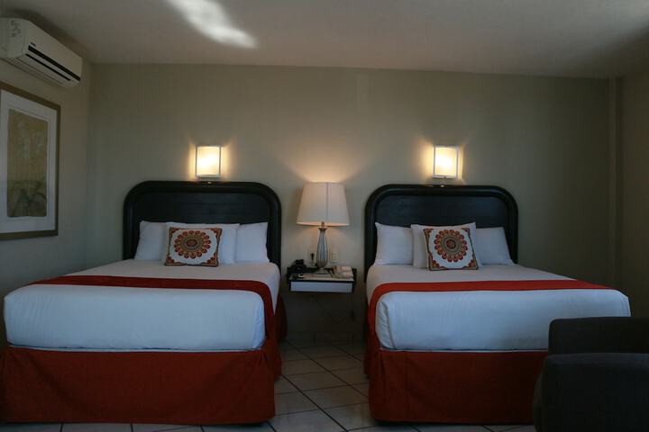Room 12 of 79