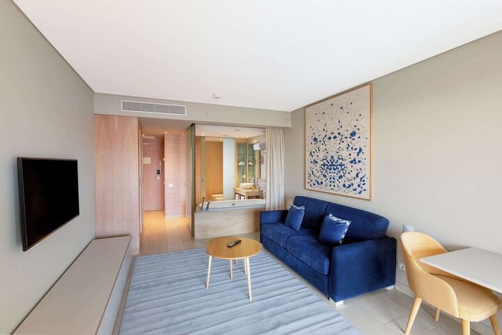 Room 46 of 152