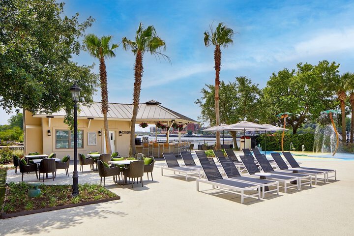 Poolside bar