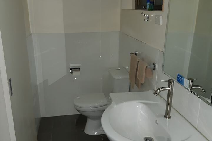 Room 20 of 33