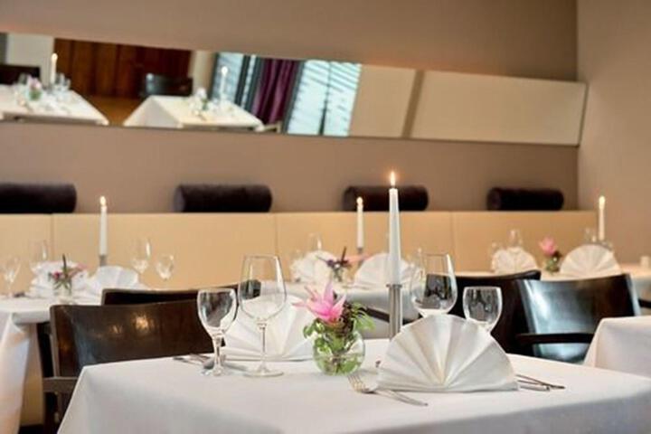 Dining 20 of 50