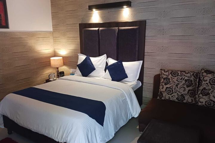 Room 3 of 50