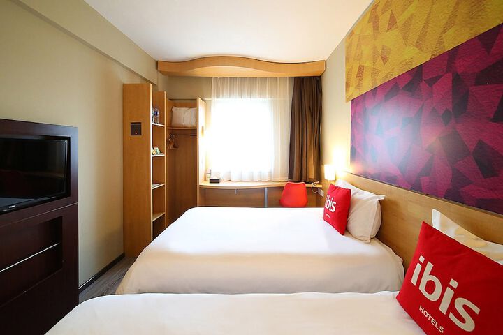 Room 40 of 72