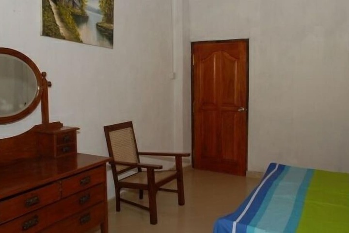 Room 4 of 20