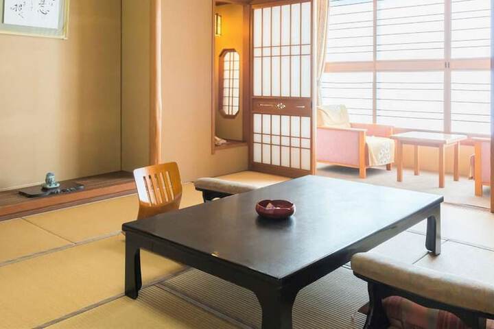 Room 5 of 43
