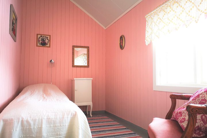 Room 16 of 42