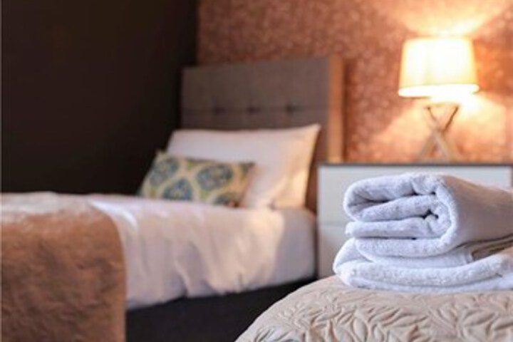 Room 2 of 11
