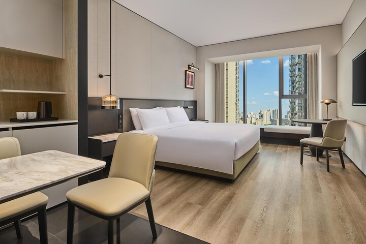 Room 52 of 93