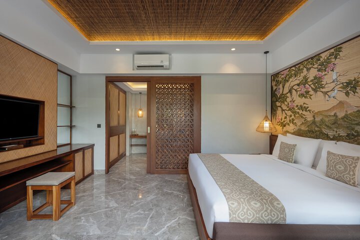 Room 12 of 51