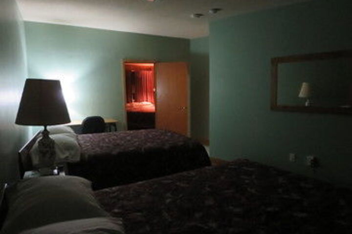 Room 8 of 16