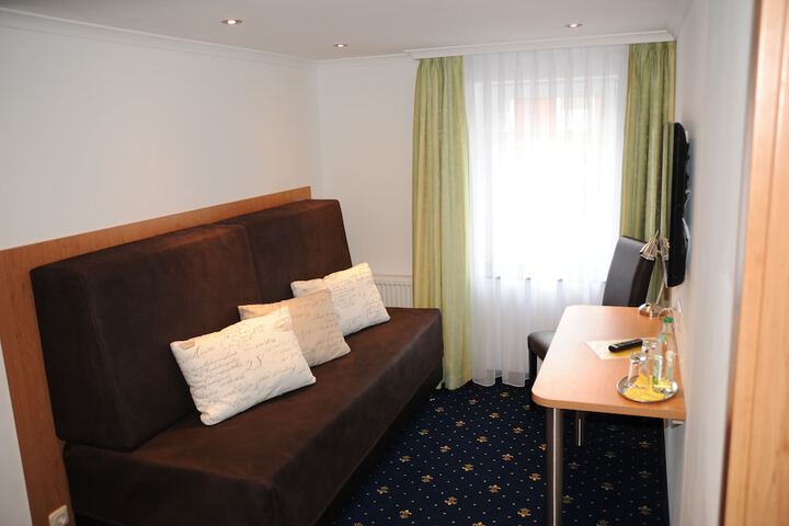 Room 14 of 49