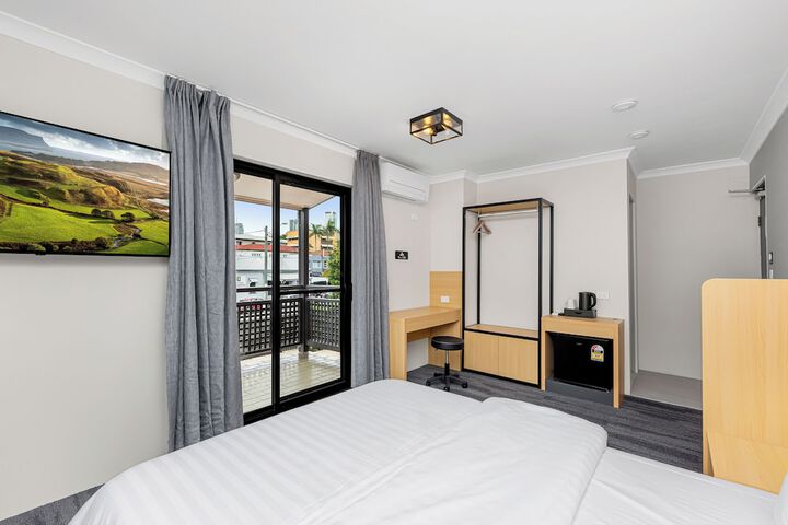 Room 12 of 47