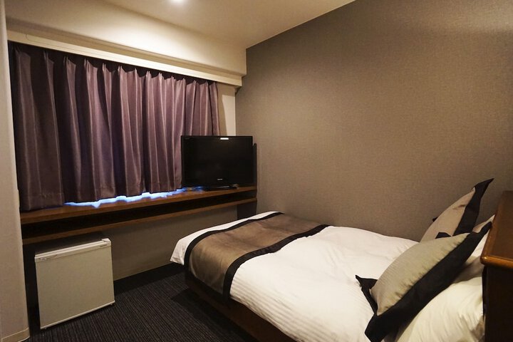 Room 25 of 81