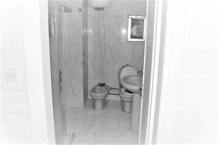 Room 27 of 32
