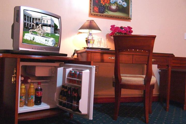 Room 6 of 14