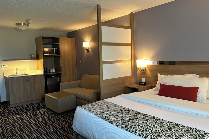 Room 8 of 26