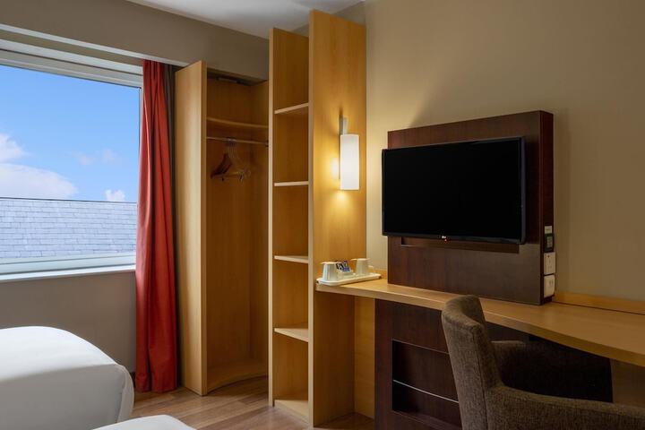 Room 11 of 55