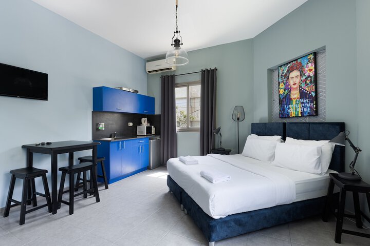 Room 52 of 86