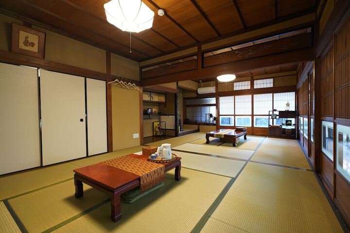 Room 8 of 96