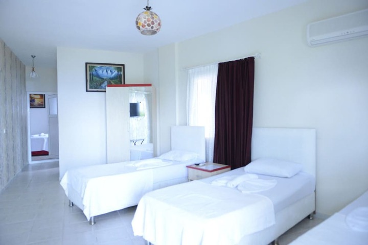 Room 9 of 71