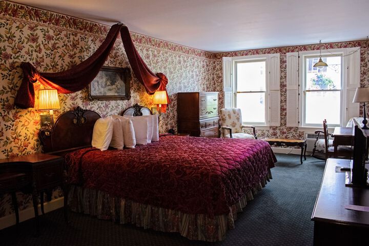 Room 11 of 21