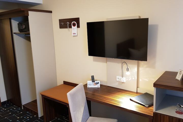 Room 17 of 47