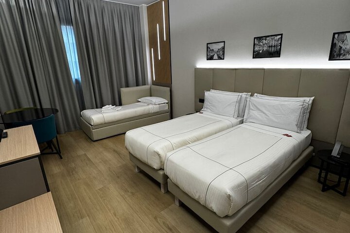 Room 27 of 133