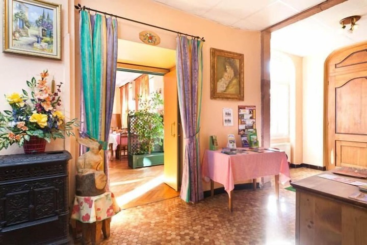Entrance & Lobby