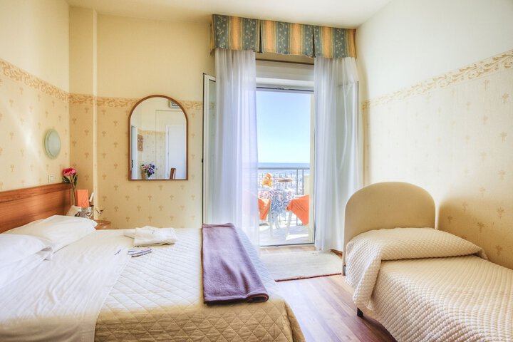 Room 5 of 70