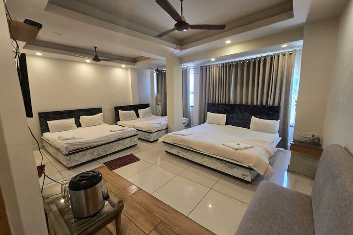 Room 16 of 22