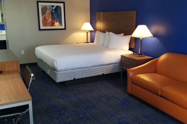 1 King Bed (13 of 21)
