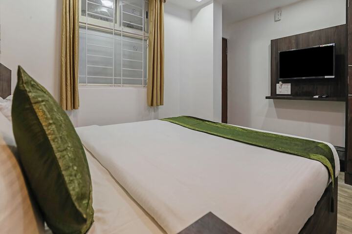 Room 10 of 37