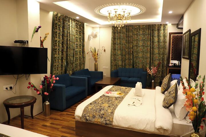 Room 15 of 36