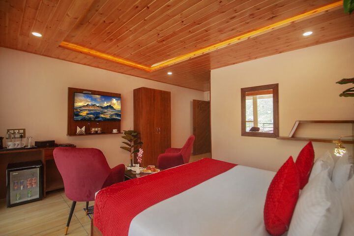Room 8 of 37